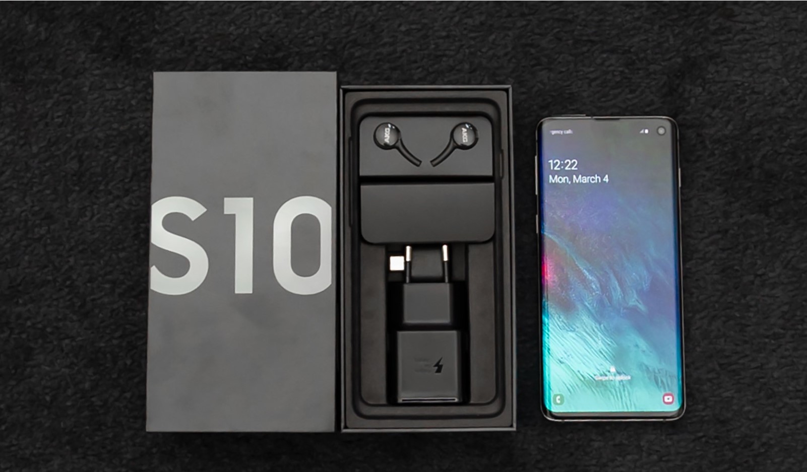 Unboxing of Samsung Galaxy s10 smartphone with Eco-Friendly Packaging